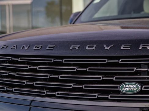New 2026 Land Rover Range Rover SE image 11