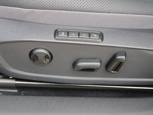 New 2026 Volkswagen ID.4 Pro S image 10