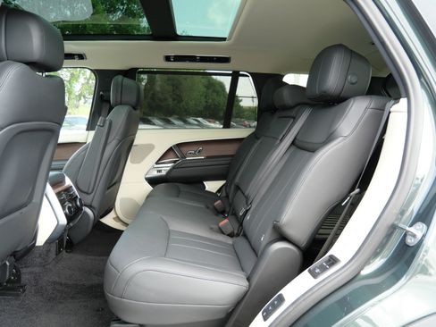 Certified 2023 Land Rover Range Rover Long Wheelbase SE AWD/4WD image 15
