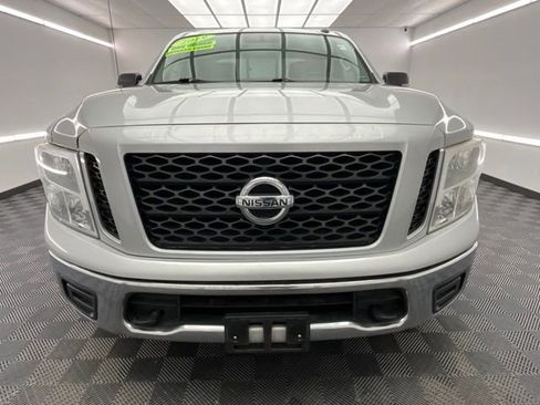 Used 2019 Nissan Titan SV AWD/4WD image 2