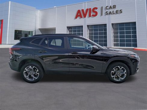 Used 2024 Chevrolet Trax LT image 5