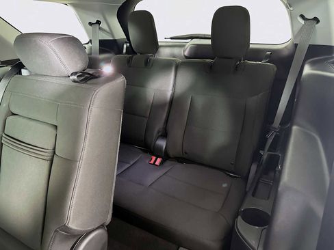 Used 2022 Ford Explorer XLT image 24