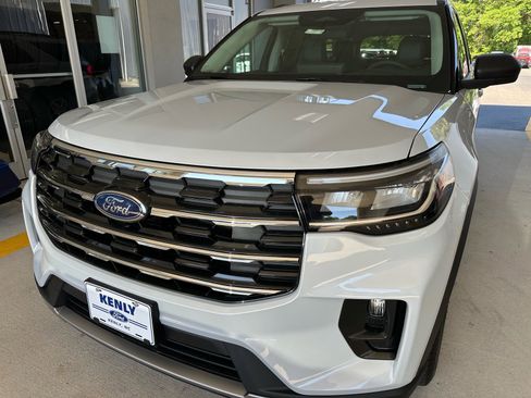 New 2026 Ford Explorer Active RWD image 1