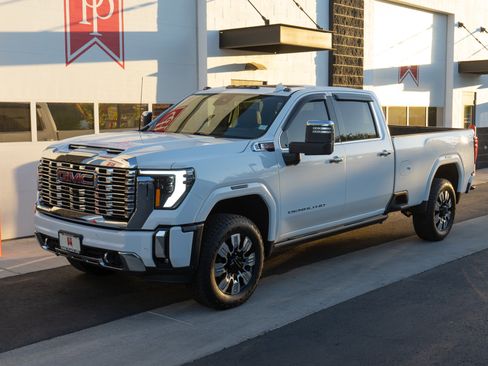 Used 2024 GMC Sierra 3500 Denali w/ Denali Reserve Package image 51