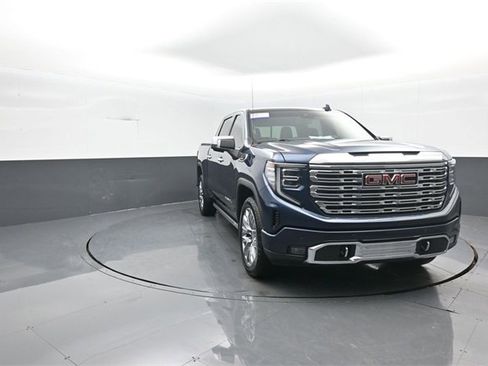 Used 2022 GMC Sierra 1500 Denali w/ Denali Reserve Package image 2