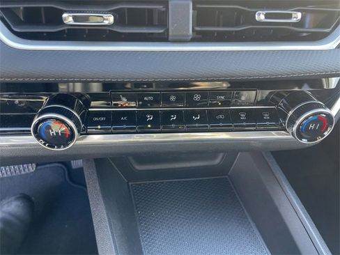 New 2026 Chevrolet Equinox LT w/ Convenience Package II image 19