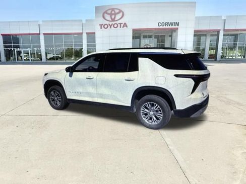 Used 2024 Chevrolet Traverse LT w/ LPO, Floor Liner Package FWD image 11