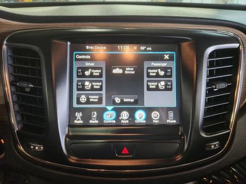 Used 2016 Chrysler 200 C w/ Premium Group FWD image 16
