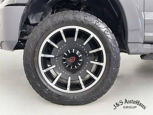 Used 2019 Ford F150 Lariat w/ Equipment Group 502A Luxury AWD/4WD image 38