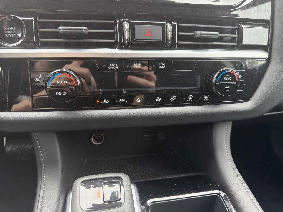 Certified 2025 Nissan Pathfinder SV FWD image 18