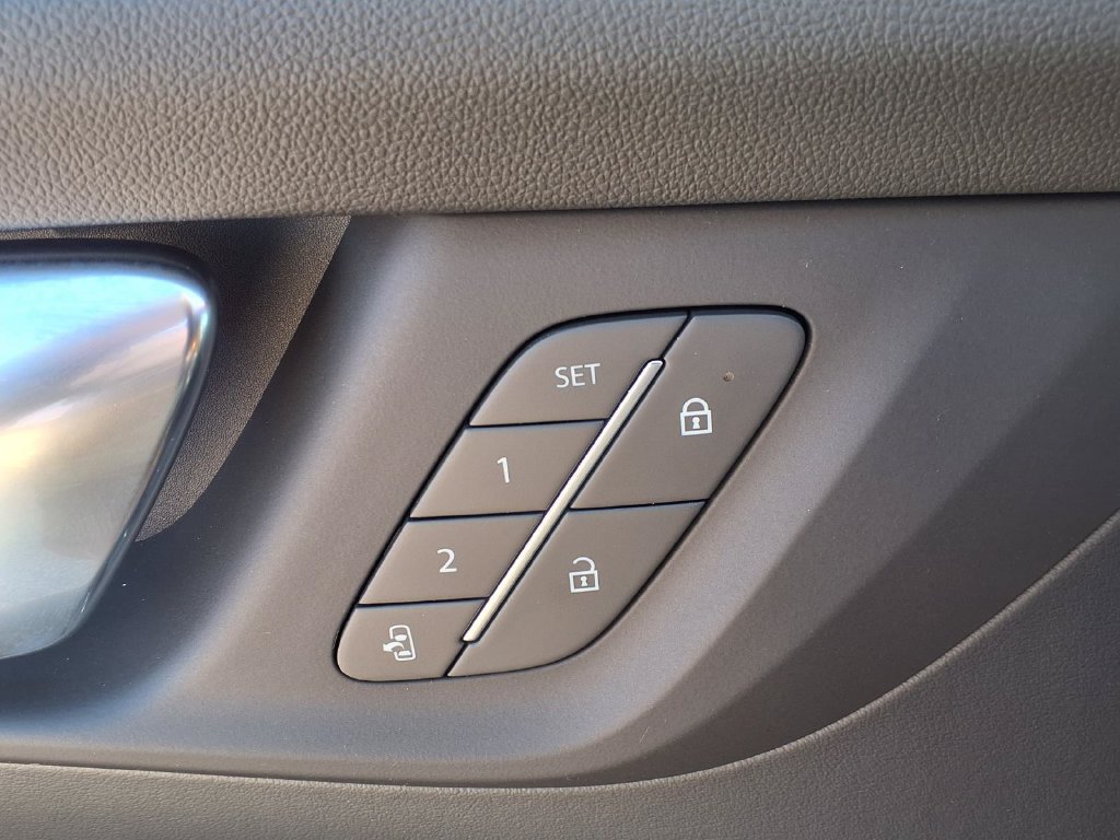 New 2027 Buick Enclave Sport Touring w/ Power Package FWD image 8