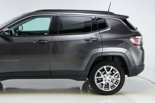 Used 2022 Jeep Compass Latitude AWD/4WD image 4