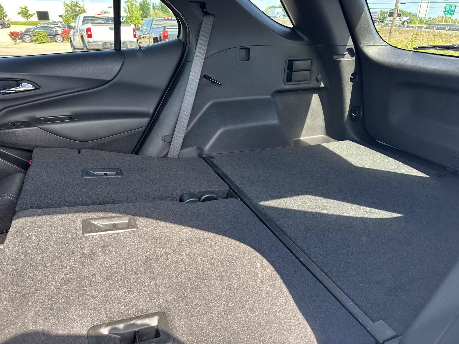 Used 2024 Chevrolet Equinox LT FWD image 31