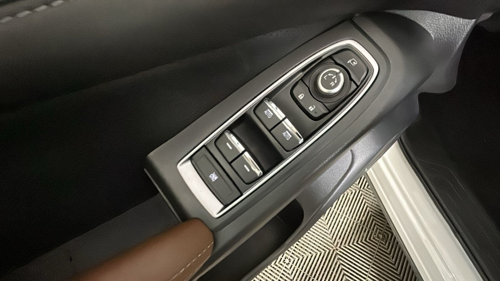 Used 2024 Subaru Ascent Touring AWD/4WD image 13