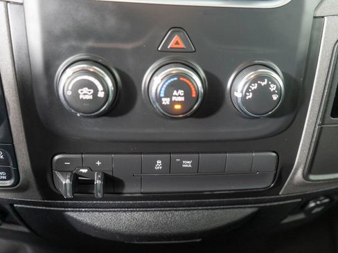 Used 2017 RAM 1500 Tradesman w/ Chrome Appearance Group AWD/4WD image 16