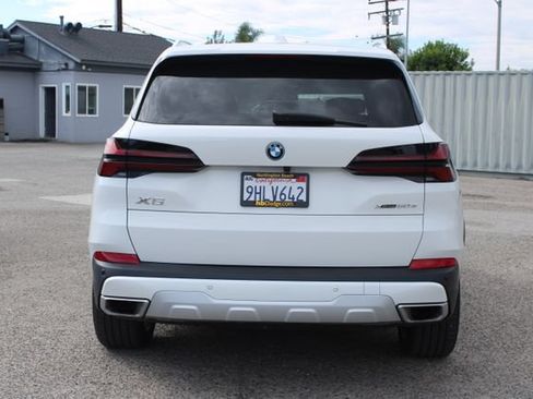 Used 2024 BMW X5 xDrive50e w/ Parking Assistance Package AWD/4WD image 4