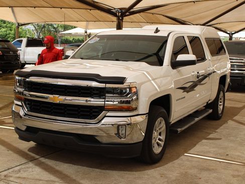 Used 2018 Chevrolet Silverado 1500 LT w/ All Star Edition image 3
