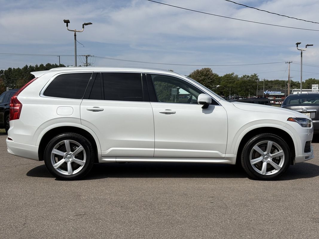 Used 2023 Volvo XC90 B5 Core AWD/4WD image 9