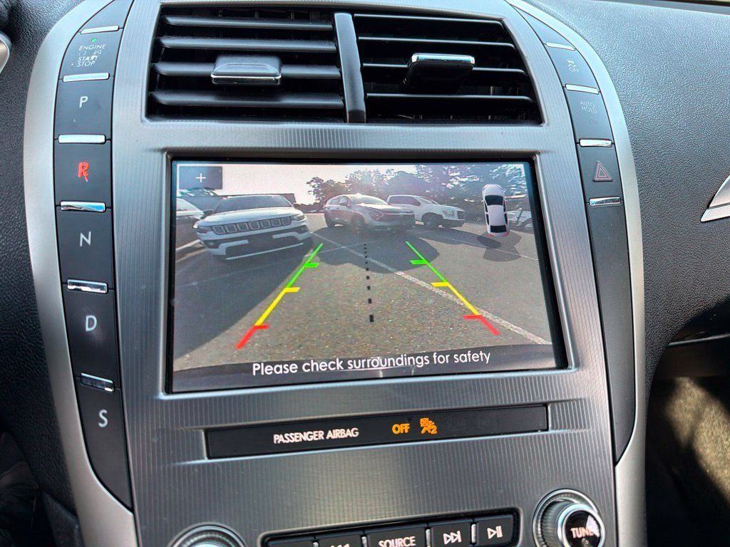 Used 2020 Lincoln MKZ FWD image 11