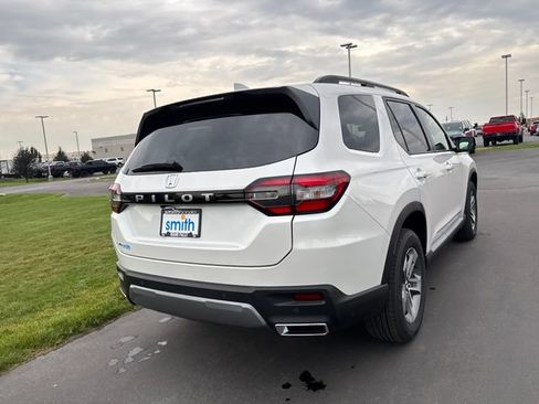 New 2026 Honda Pilot EX-L image 3