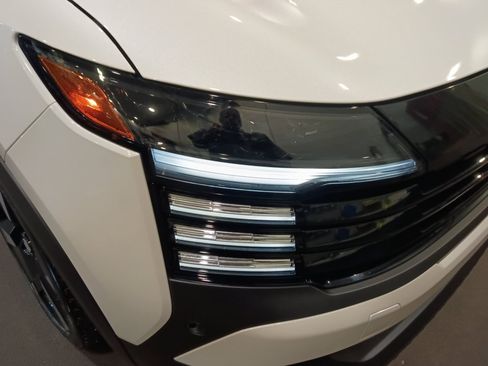 Used 2026 Nissan Kicks SR FWD image 24
