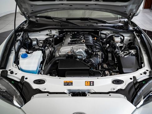 Used 2017 MAZDA MX-5 Miata Grand Touring image 46