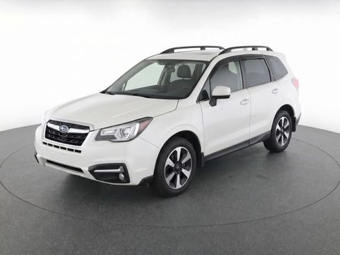Used 2017 Subaru Forester 2.5i Limited AWD/4WD image 2