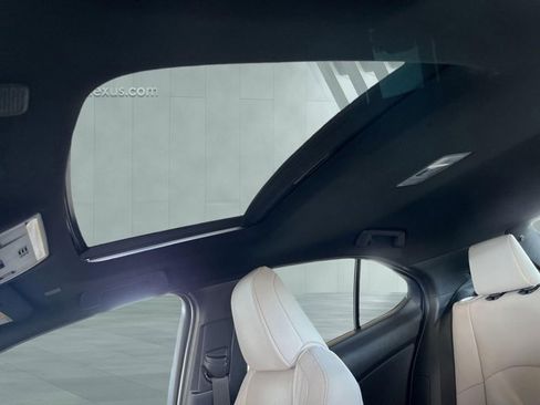 Certified 2025 Lexus UX 300h 300h Premium image 20