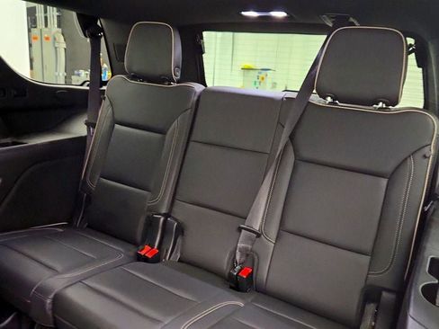 Used 2021 GMC Yukon SLT w/ SLT Premium Package image 23