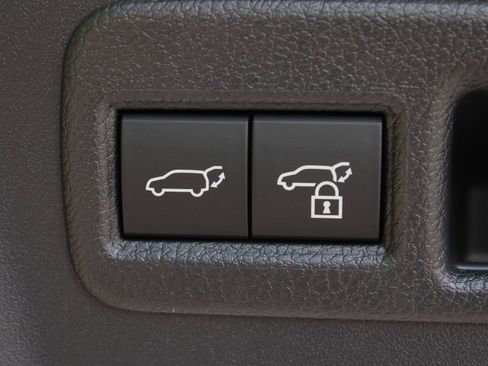 New 2026 Toyota C-HR AWD/4WD image 10