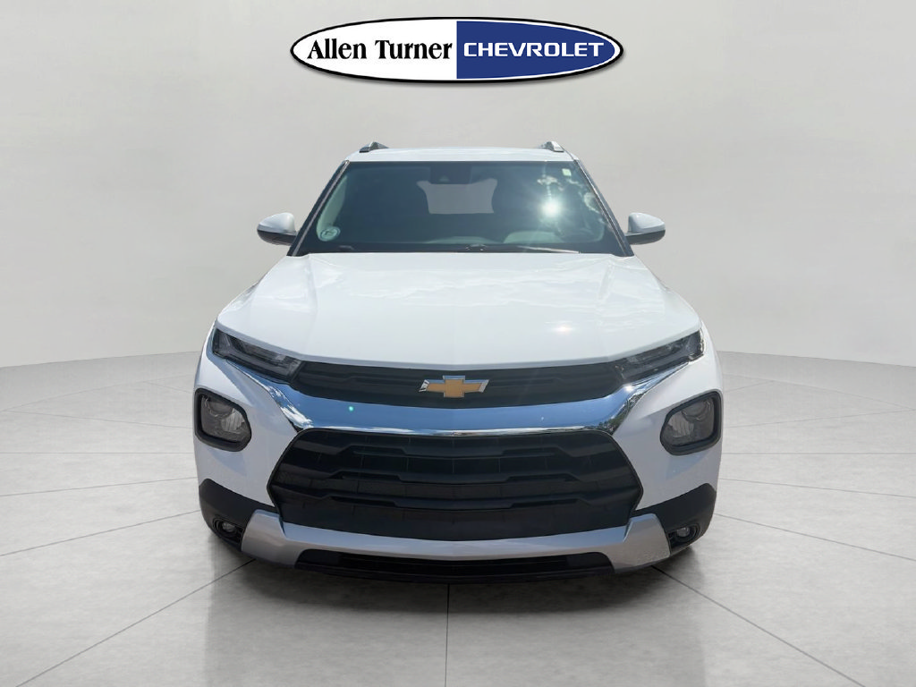 Used 2023 Chevrolet TrailBlazer LT FWD image 2