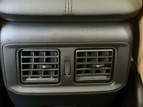 Used 2021 Toyota RAV4 Limited image 27