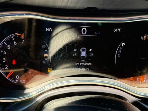 Used 2017 Jeep Grand Cherokee Limited AWD/4WD image 5