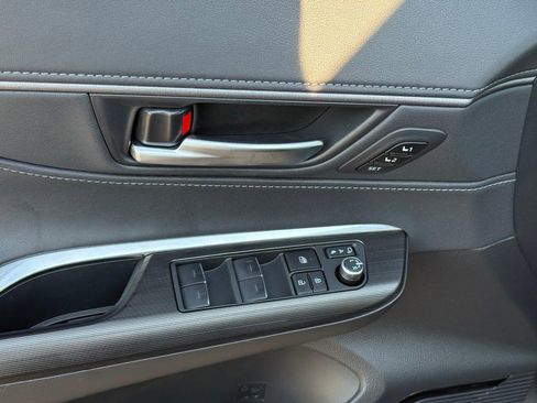 Certified 2024 Toyota Venza Nightshade image 19