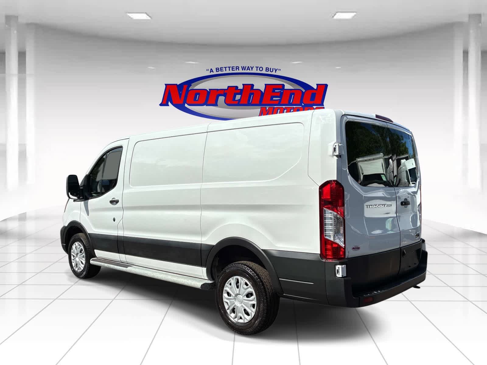 Used 2025 Ford Transit 250 Low Roof w/ Exterior Upgrade Package RWD image 5