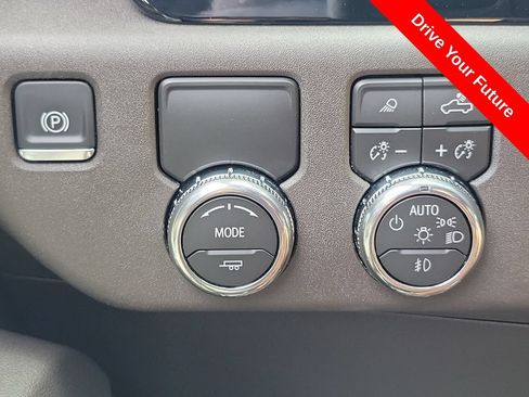 Used 2026 GMC Sierra 1500 SLT RWD image 16