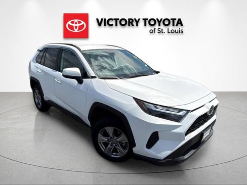 Used 2025 Toyota RAV4 XLE FWD image 1