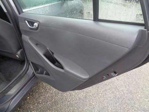 Used 2018 Hyundai Ioniq Limited image 22