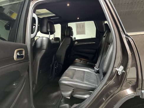 Used 2017 Jeep Grand Cherokee Limited AWD/4WD image 24