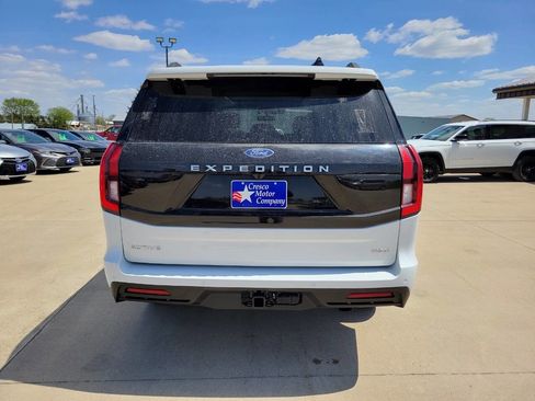 Used 2025 Ford Expedition Max Active AWD/4WD image 5