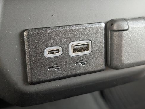 Used 2025 Chevrolet Silverado 1500 Custom image 14