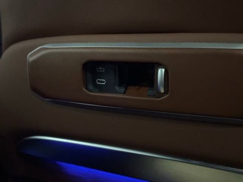 Certified 2024 BMW X7 M60i w/ Executive Package image 25