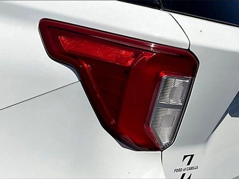 Certified 2022 Ford Explorer XLT w/ Equipment Group 202A image 31