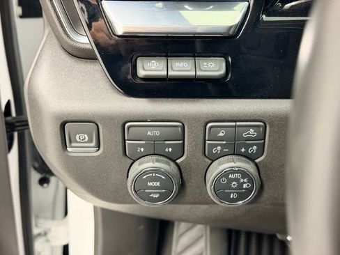 Certified 2025 Chevrolet Silverado 1500 LTZ w/ Technology Package AWD/4WD image 19