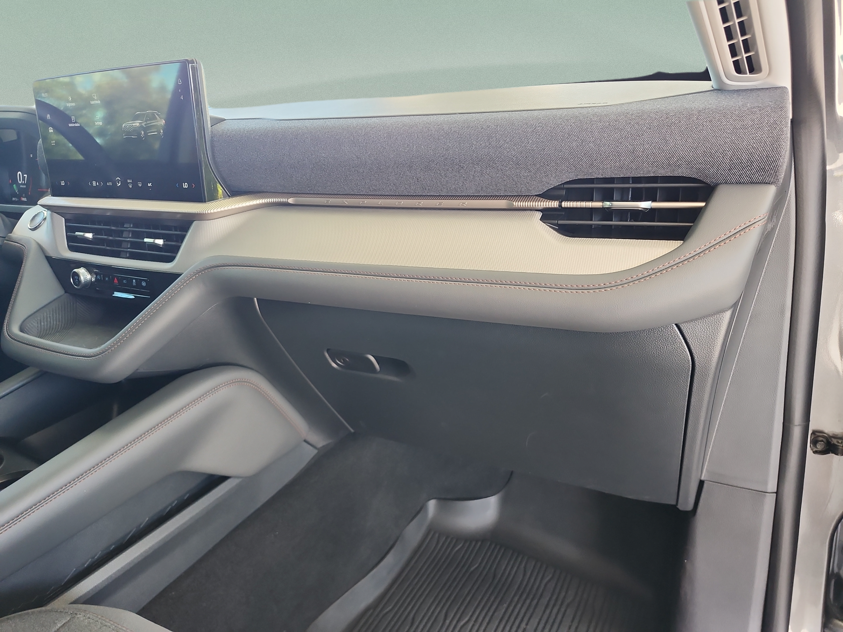 Certified 2026 Ford Explorer Active RWD image 20