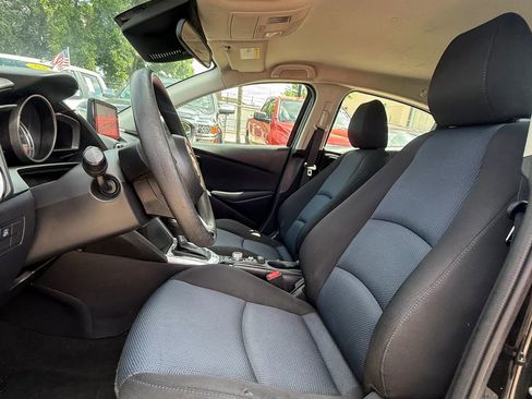Used 2020 Toyota Yaris LE FWD image 12