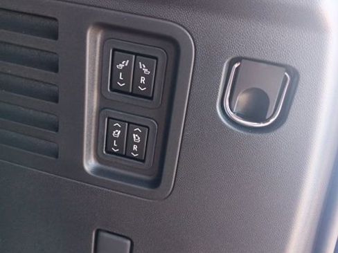 New 2026 Chevrolet Traverse RS image 21