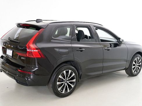 Certified 2025 Volvo XC60 B5 Plus w/ Climate Package AWD/4WD image 9