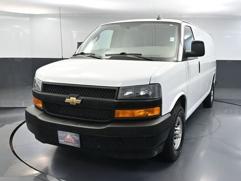 Used 2022 Chevrolet Express 2500 w/ Driver Convenience Package image 11