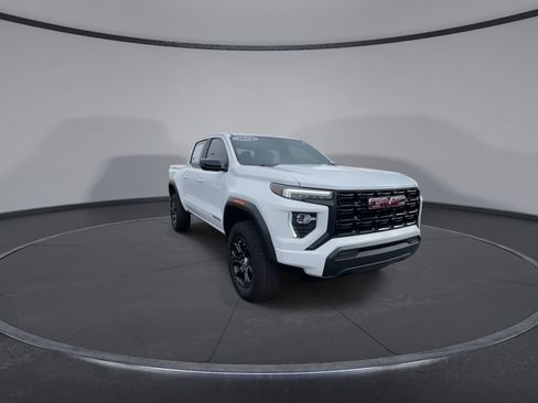 Used 2024 GMC Canyon Elevation RWD image 2